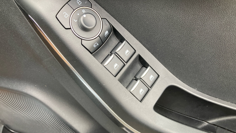 Ford Puma ST 1.0 EcoBoost Hybrid mHEV ST 5dr DCT Petrol Hatchback